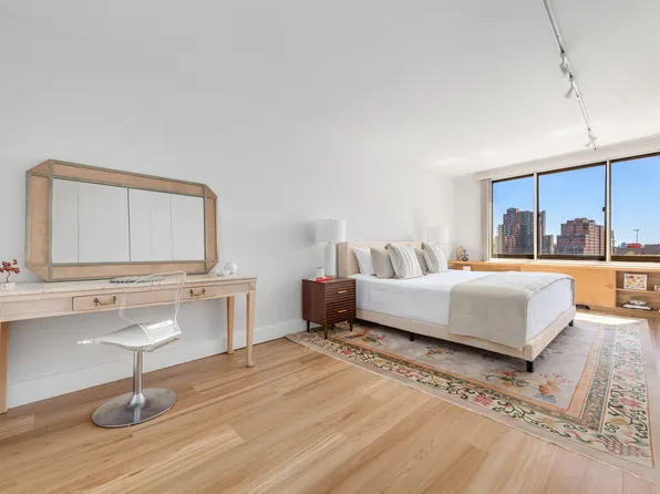 530 East 72nd Street image 7 of 21