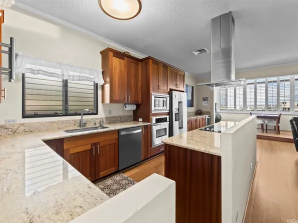 1333 Heulu St APT 1201, Honolulu, HI 96822