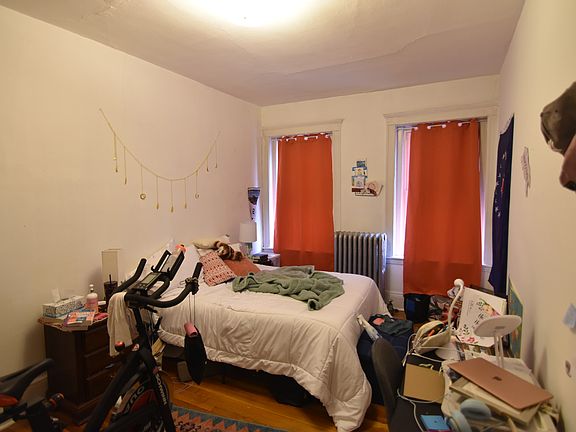 4th image of 37 Dwight St APT 4