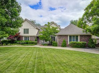 1916 NW Fox Rdg, Blue Springs, MO 64015