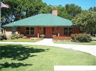 401 S Westmoreland Rd, Waxahachie, TX 75167