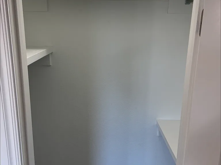 1027 East Dr #4 — Photo 4
