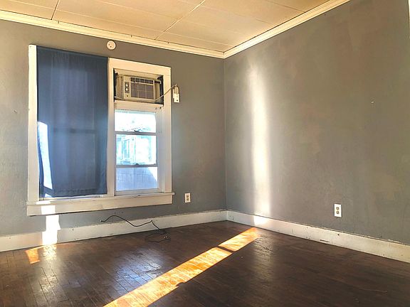 2nd image of 313 S Lowry St APT D