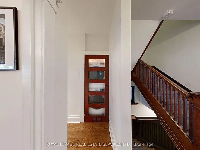 130A Westminster Ave #UPPER LEVEL — Photo 10