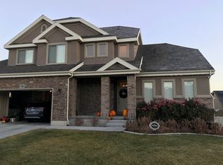 1568 W Secretariat Dr, Bluffdale, UT 84065