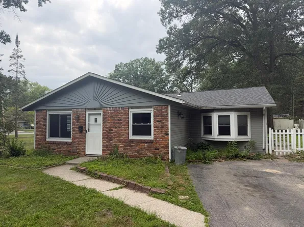30 Derbyshire Rd, Toledo, OH 43615