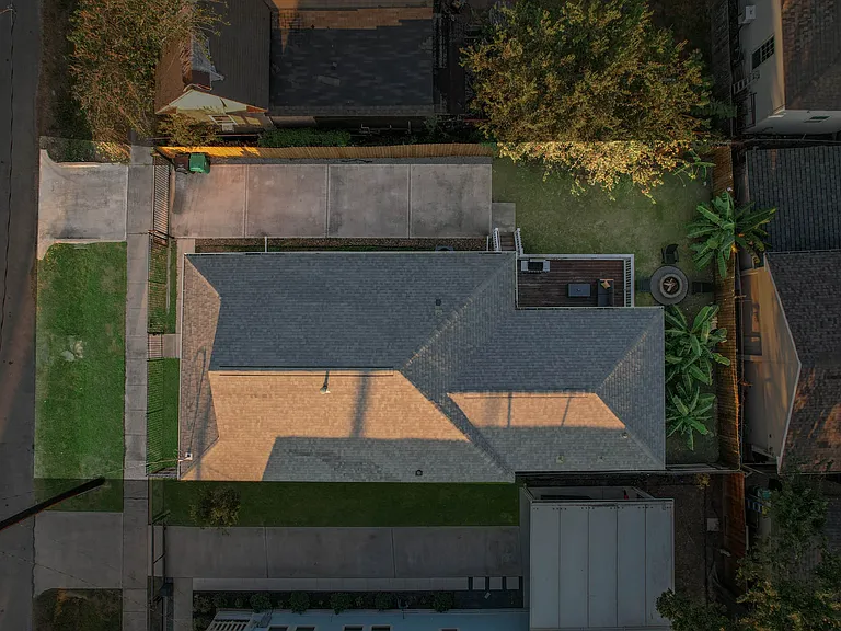 410 James St — Photo 39