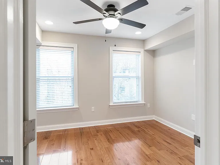 1232 S 23rd St — Photo 27
