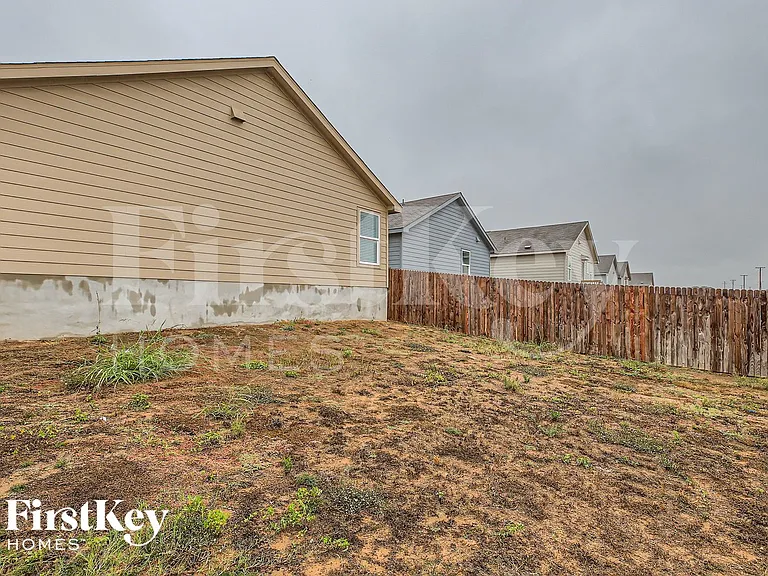 1335 White Willow — Photo 27
