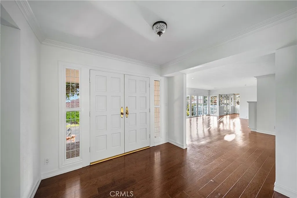 3 bed, 2940 sqft, $17,000 — Photo 3