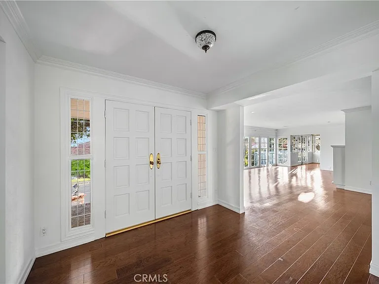 905 Emerald Bay — Photo 3