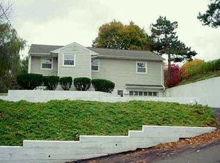 300 Lockwood Rd, Syracuse, NY 13214