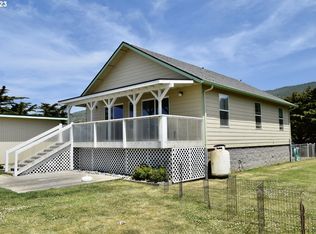 33074 Nesika Rd, Gold Beach, OR 97444