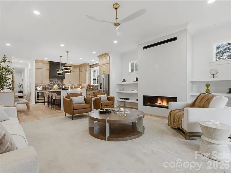 431 W Peterson Dr — Photo 12