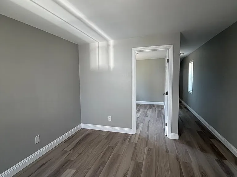 152 S Bonnie Beach Pl — Photo 9