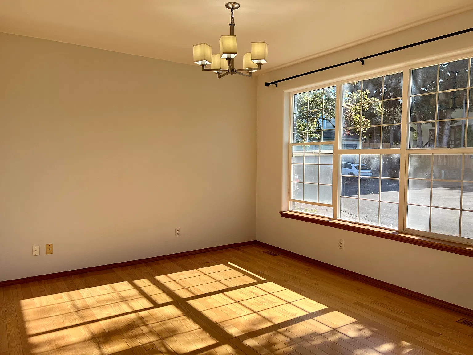 4 bed, 2.5 bath, 2202 sqft, $2,945 — Photo 3