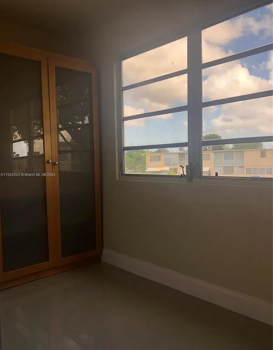 1 bed, 660 sqft, $1,560 — Photo 2