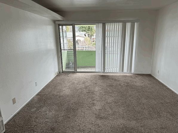 990 Kains Ave #3