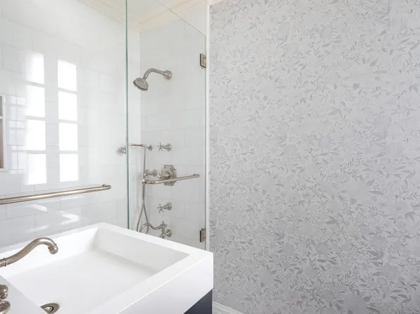 125 East 74th Street image 7 of 9