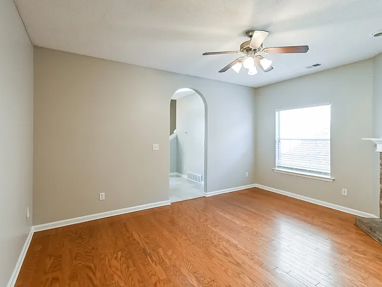 10186 Sorrento Pl — Photo 5