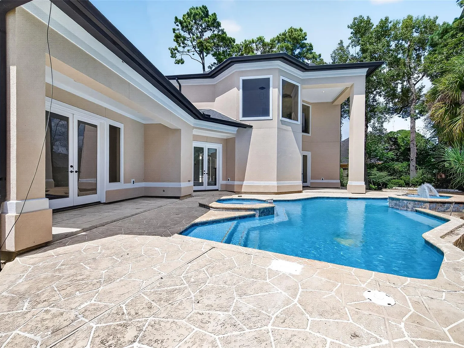 5 bed, 4.5 bath, 5126 sqft, $10,000 — Photo 3