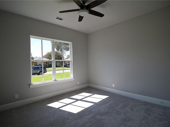 4th image of 10321 Lynford Dr