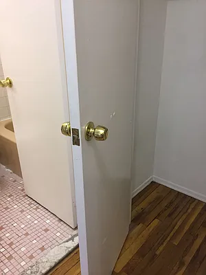 Rented by Metroline Realty | media 32