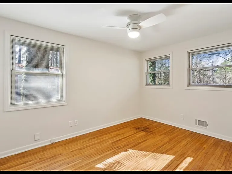 2474 Warwick Cir NE — Photo 17
