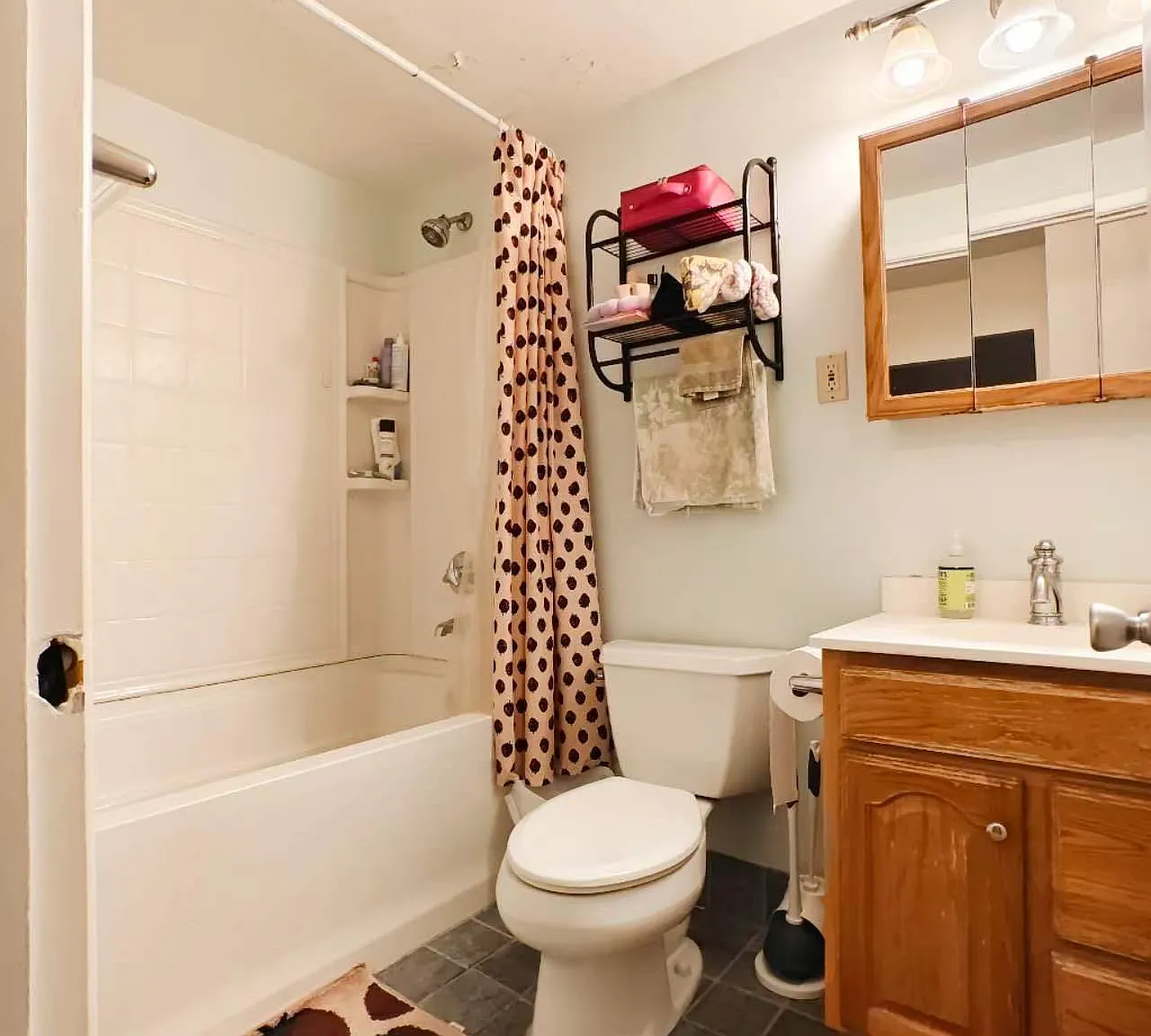 3 bed, 1040 sqft, $1,100 — Photo 1
