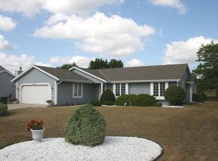 W249N5857 Swan Ct, Sussex, WI 53089