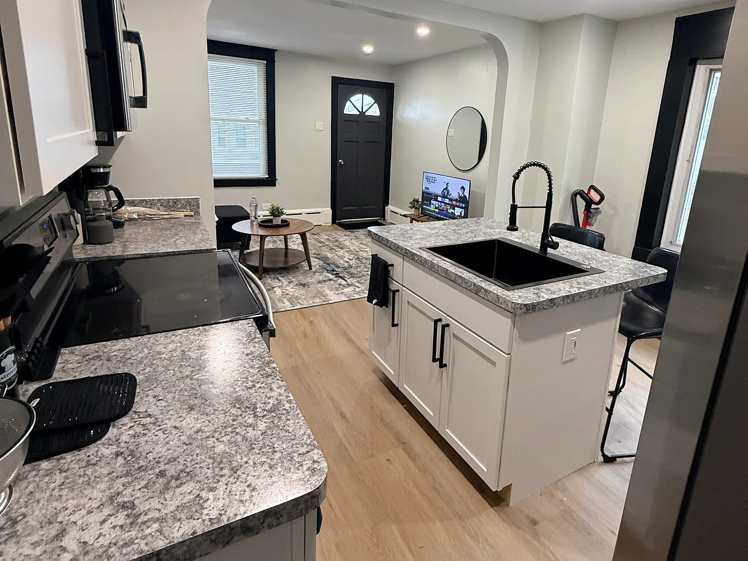 5 bed, 1300 sqft, $750 — Photo 4
