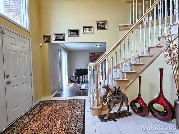 2nd image of 2863 Birchdale Dr