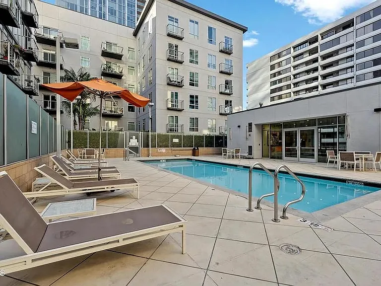 645 W 9th St #213 — Photo 32
