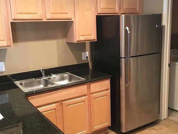4th image of 5235 Twin Oaks Dr