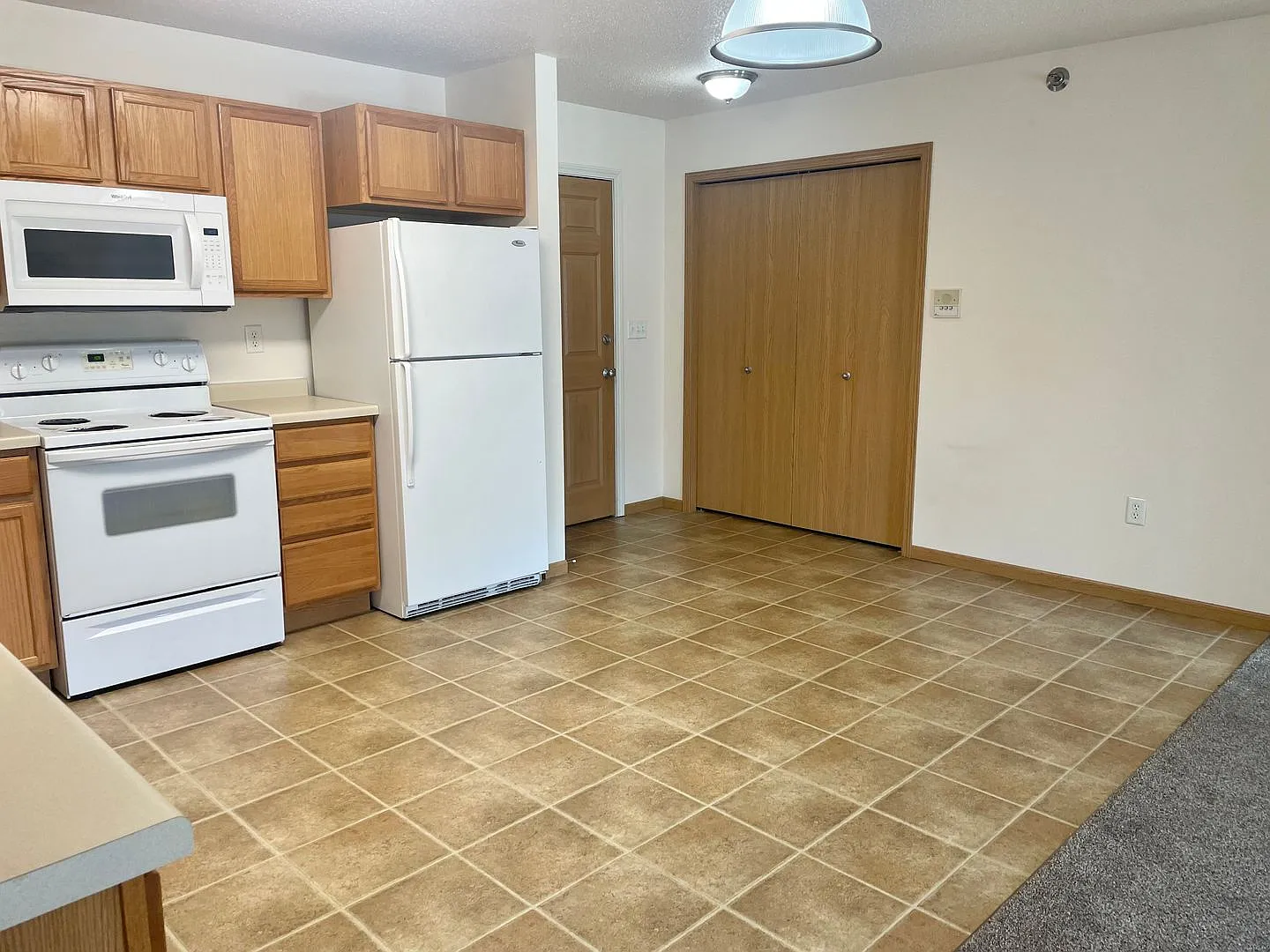 Huntington Pointe I — Photo 3