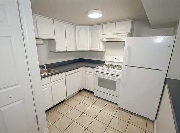 4th image of 400 Pine St