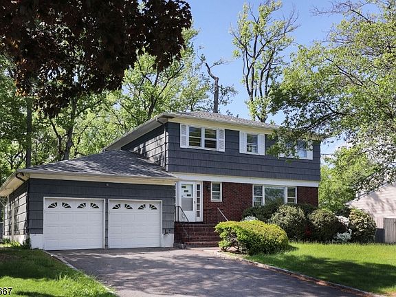 2nd image of 21 Saint Germain Dr