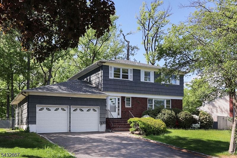 1st image of 21 Saint Germain Dr