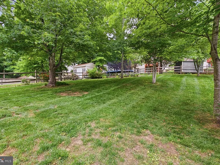 14997 Grassy Knoll Ct — Photo 45