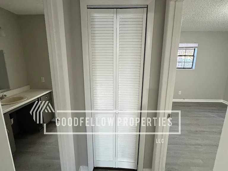 609 N Columbia Ave #10 — Photo 3