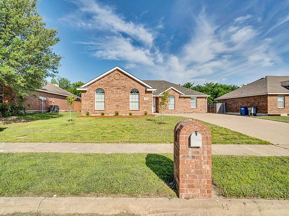 3rd image of 309 Shadow Bend Dr