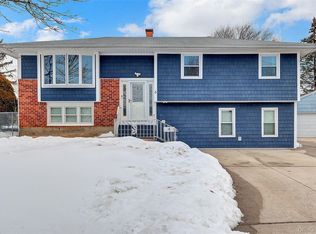 6 Little Court, Deer Park, NY 11729