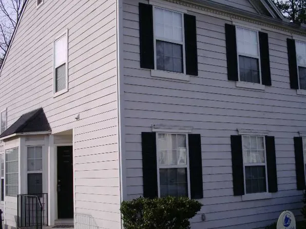 5915 Hampton Ct, Atlanta, GA 30349