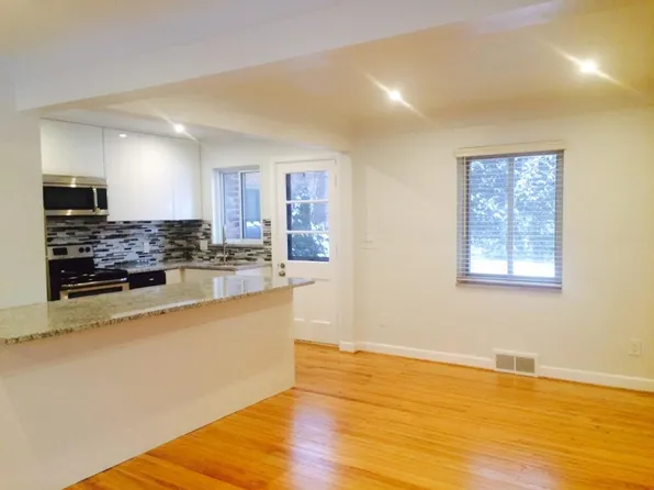 911 N Adams Rd #Townhouse, Birmingham, MI 48009