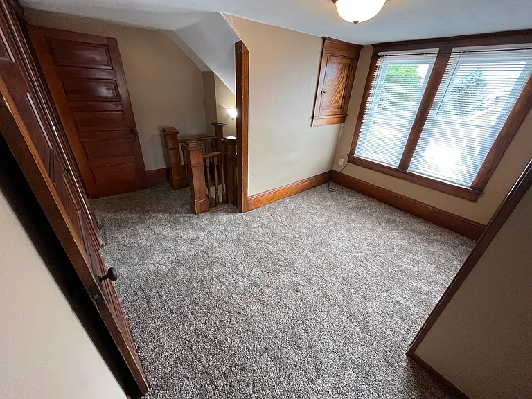 211 W Fisk St — Photo 22