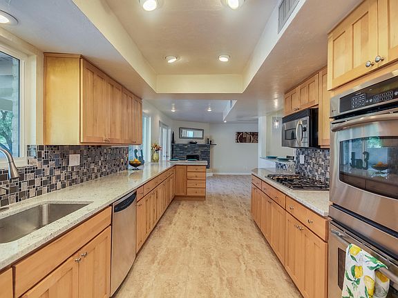 4th image of 2822 N Melpomene Dr #178