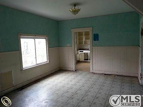 DINING ROOM.jpg