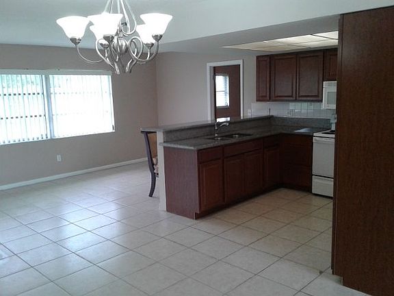 2nd image of 1505 SE 20th St