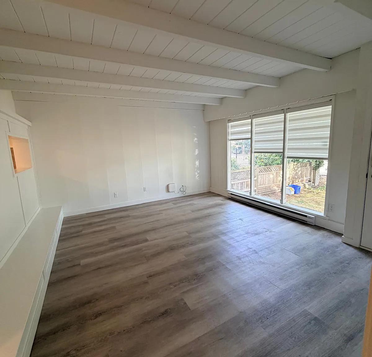 3 bed, 1300 sqft, $3,400 — Photo 2