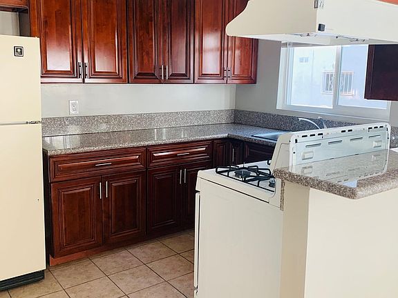 5th image of 1541 College View Dr APT 6